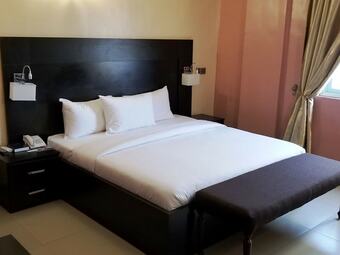 Nandas Hotel
