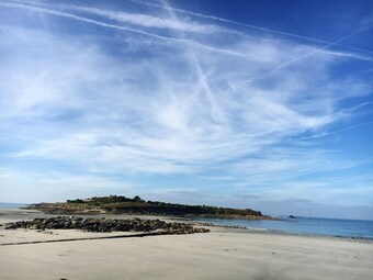 House With 3 Bedrooms In Berrien, With Furnished Garden - 40 Km From The Beach