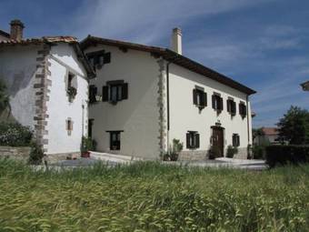 Hostal Rural Huartearena