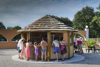 Camping Domaine De Senaud - Les Chalets