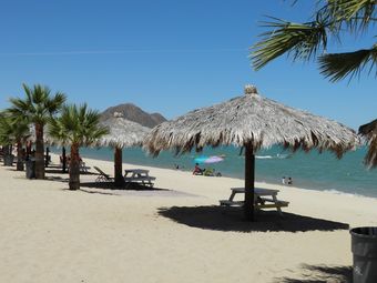 Seaside Hotel & Victor's Rv Park