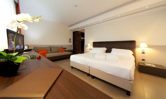 Hotel Rmh Modena Des Arts