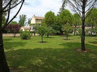 Holiday Home Mas De La Roque Althen Les Paluds