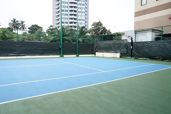 2br With Pool View At Beverly Tower Apartment