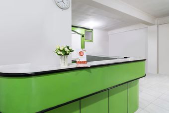 Hostal Oyo 1242 Penginapan Rb Syariah