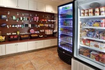 Holiday Inn Express Hotel & Suites