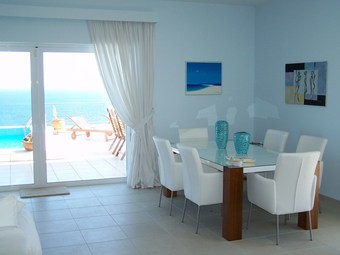 Apartamentos Villa Petra With Swimming Pool