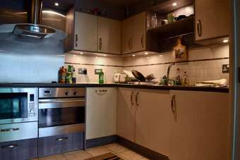 Modern 2 Bedroom Apartment With Stunning Views