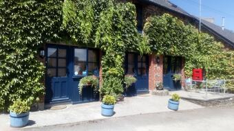 The Ivy Barn Bed And Breakfast