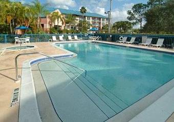Hotel Comfort Inn & Executive Suites Naples