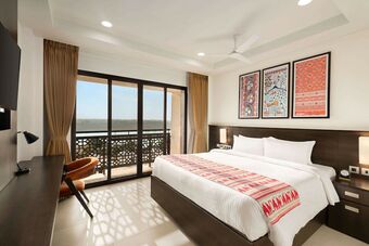Hotel Ramada Encore By Wyndham Statue Of Unity
