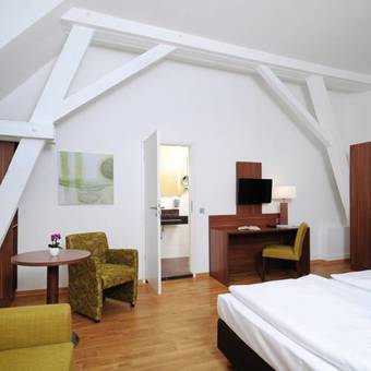 Hotel Bildungshaus St. Bernhard - Wohnen Und Tagen