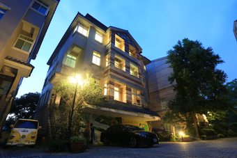 Hotel Downshifted House