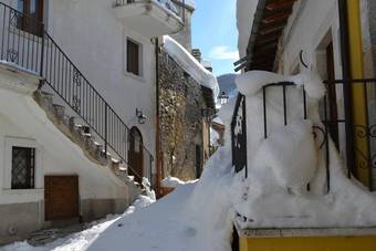 House With 2 Bedrooms In Rocca Pia, With Wonderful Mountain View - 18 Km From The Slopes