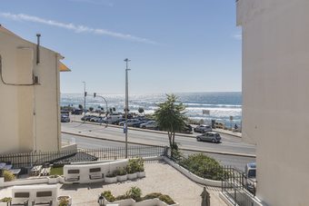 Cozy Seaview Apartment