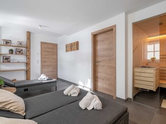 Luxurious Chalet In M�hlbach With Sauna