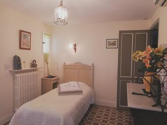 House With 2 Bedrooms In Le Thor, With Furnished Garden And Wifi