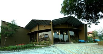 Hotel Chimur Tiger Resort At Tadoba