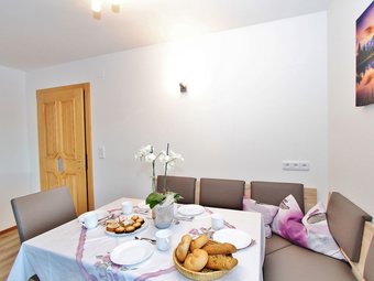 Cozy Apartment In Salzburg With Mountain View