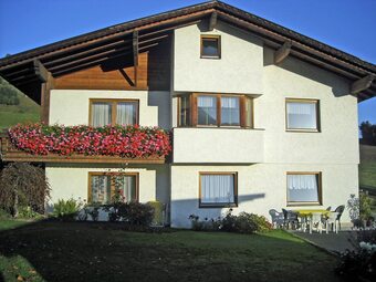 Cozy Apartment In Oberperfuss Near Ski Area