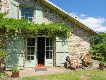 Charming Cottage In Ladignac-le-long With Garden