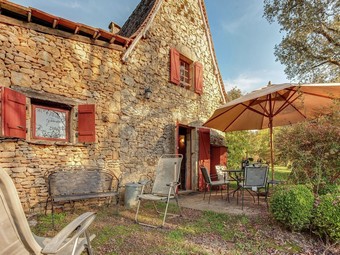 Lovely Holiday Home In Saint-cirq-madelon With Swimming Pool