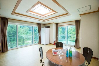Sunny Hill Pension
