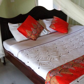 Posada Kazinga Channel Lodge