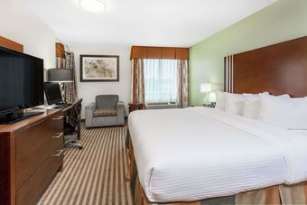 Aparthotel Ramada By Wyndham Carlyle