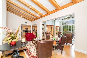 Ultimate 6 Bedroom 5 Bathroom On Bay Hill