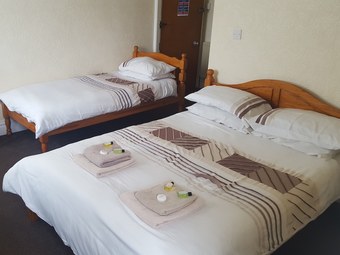 Posada The Globe Hotel