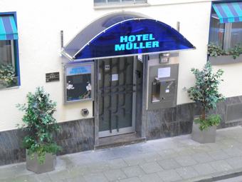Hotel M�ller