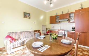 Apartment Valtursko Polje I
