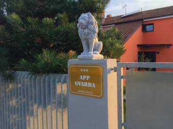 Apartments Gvarda