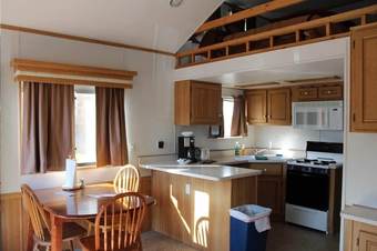 Cabana Gwin's Lodge & Roadhouse Est. 1952