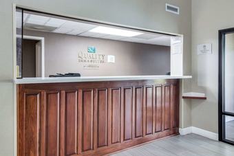 Hotel Quality Inn & Suites