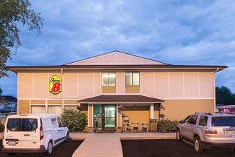 Hotel Super 8 By Wyndham Beaver Dam