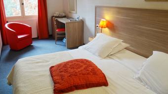 Hotel Authentic By Balladins Le Mas Des Ecureuils