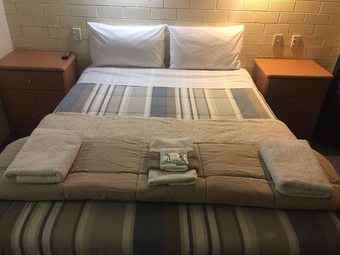 Skenes Creek Lodge Motel And Restaurant