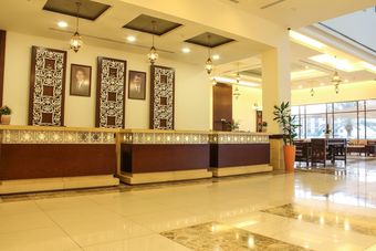 Lagoon Hotel & Resort