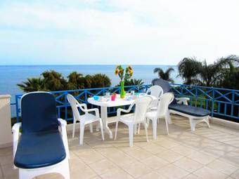 Desiray Beach Apartment