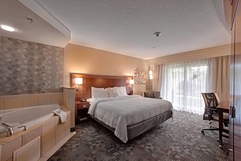 Hotel Courtyard By Marriott Wall At Monmouth Shores Corporate Park