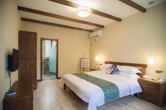 Hotel Heart Retreat. Island