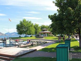 Hostal Peachland Lakeview Vacation Suite