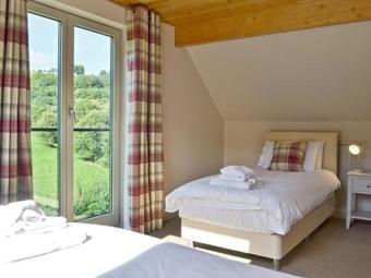 Lodge 2