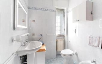 Two-bedroom Apartment In Grado (go)