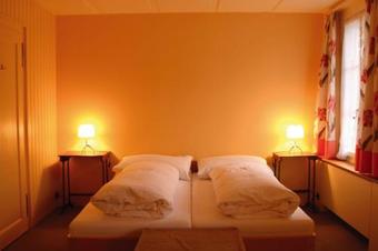 Posada Gasthof B�ren Laupen
