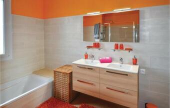 Three-bedroom Holiday Home In Aubarne Sant.anastasie