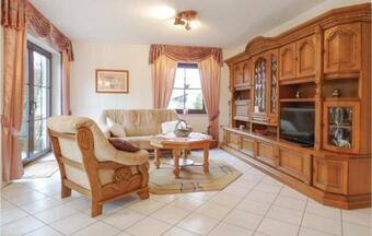 Two-bedroom Apartment In Dollendorf