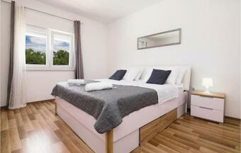 Five-bedroom Holiday Home In Nadin